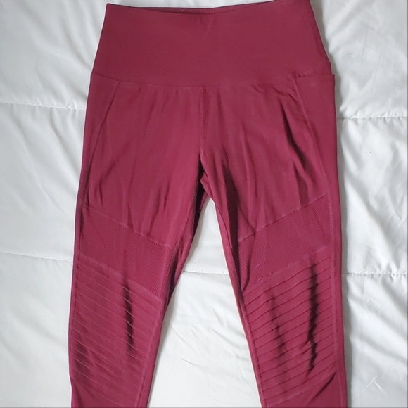 3 for $20 | Reebok Side-Pocket Leggings | size XS - Picture 3 of 3